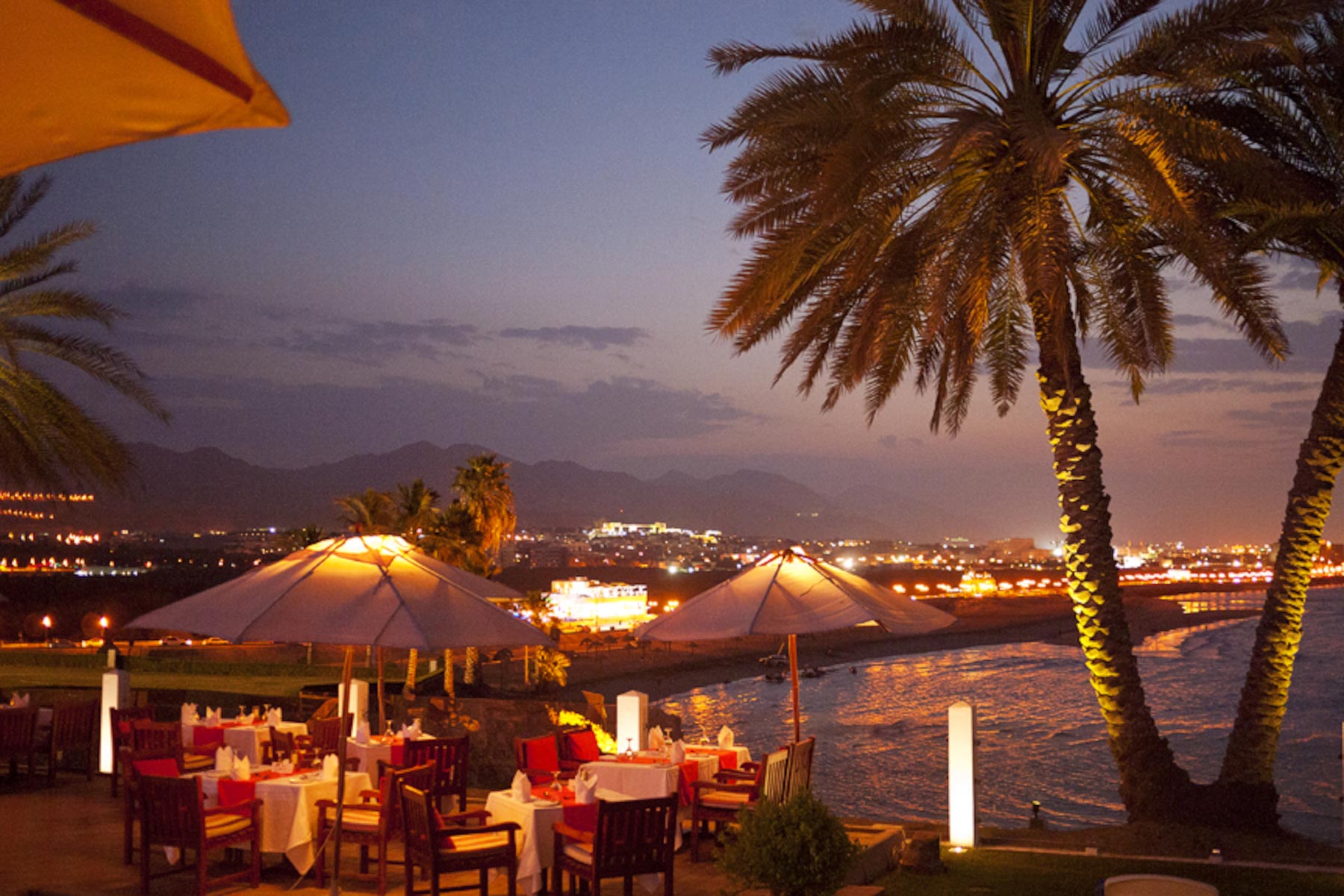 34-Twilight-dining-Oman