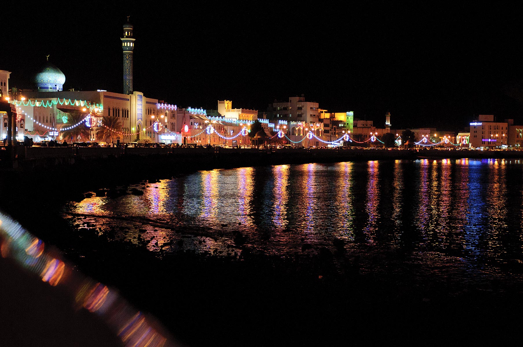 39-Oman-Waterfront-Night